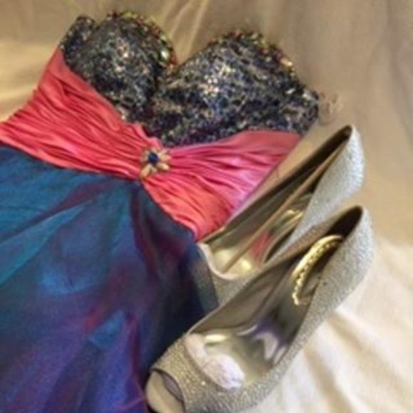 *FINAL PRICE* Multi-Color Strapless Embellish Short Formal Dress Size 10 - Picture 3 of 7